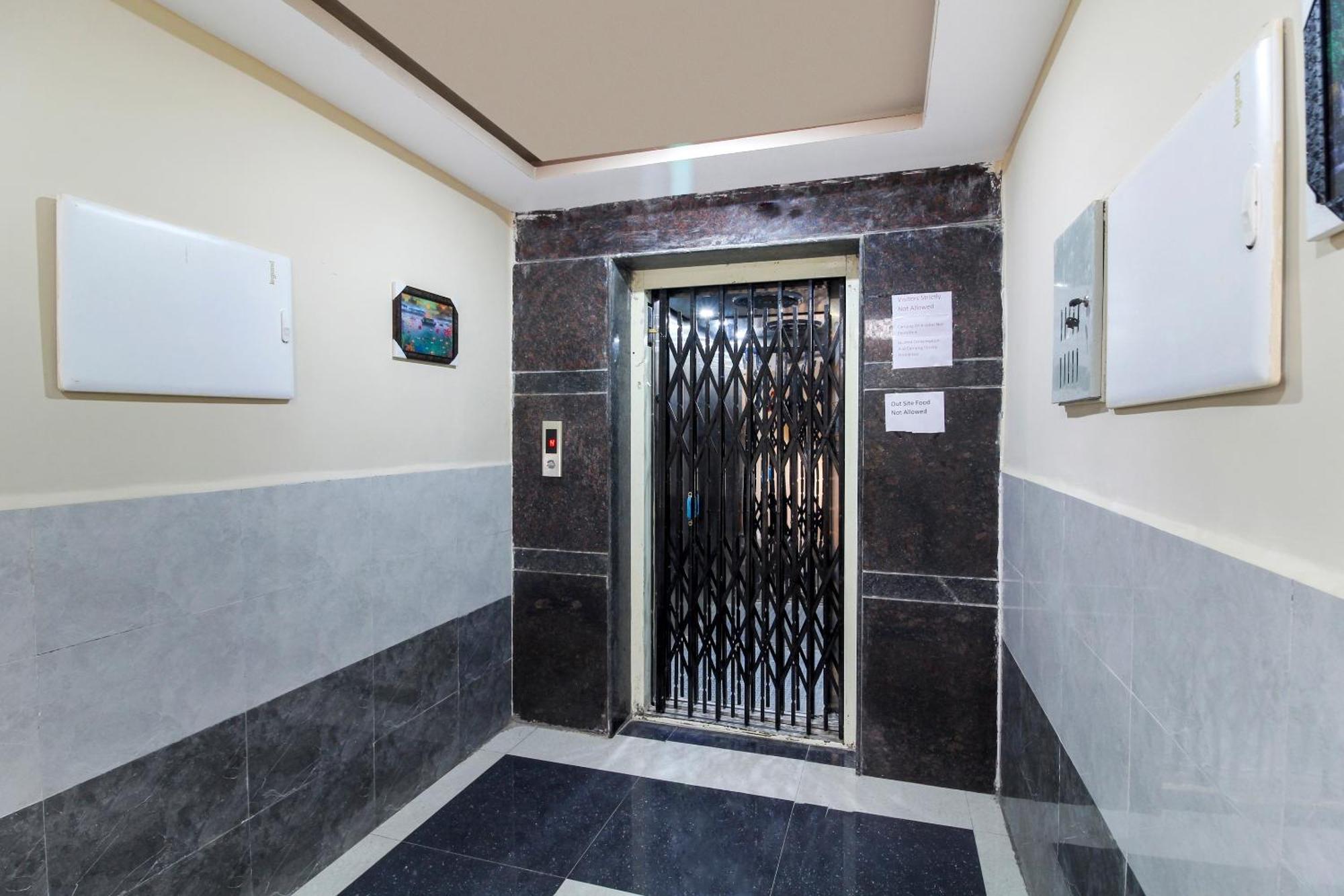 Super Hotel O New Cyber Grand Madhapur Kondapur  Экстерьер фото