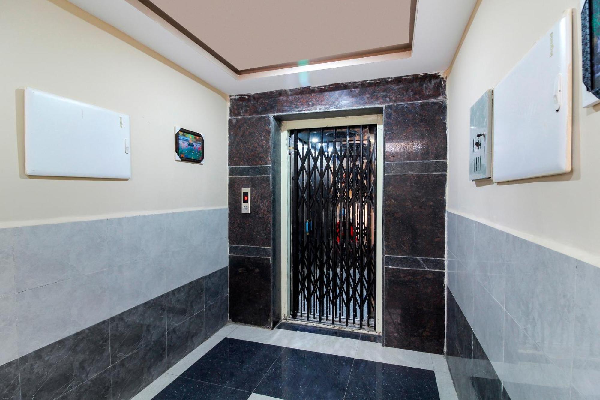 Super Hotel O New Cyber Grand Madhapur Kondapur  Экстерьер фото